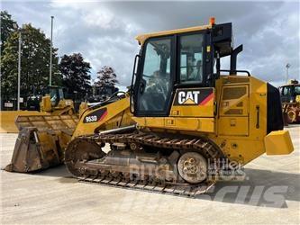 CAT 953D Pásové nakladače