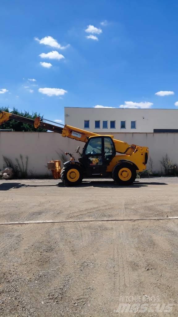 JCB 535-125 Teleskopické manipulátory