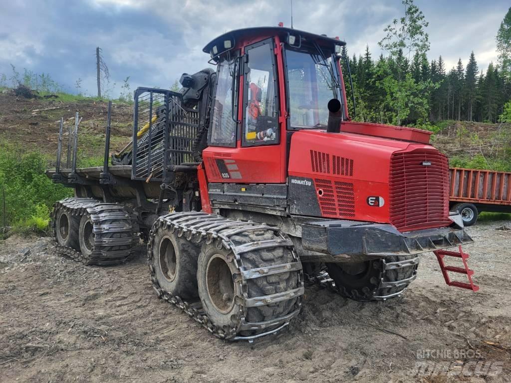 Komatsu 835 Vyvážecí traktory