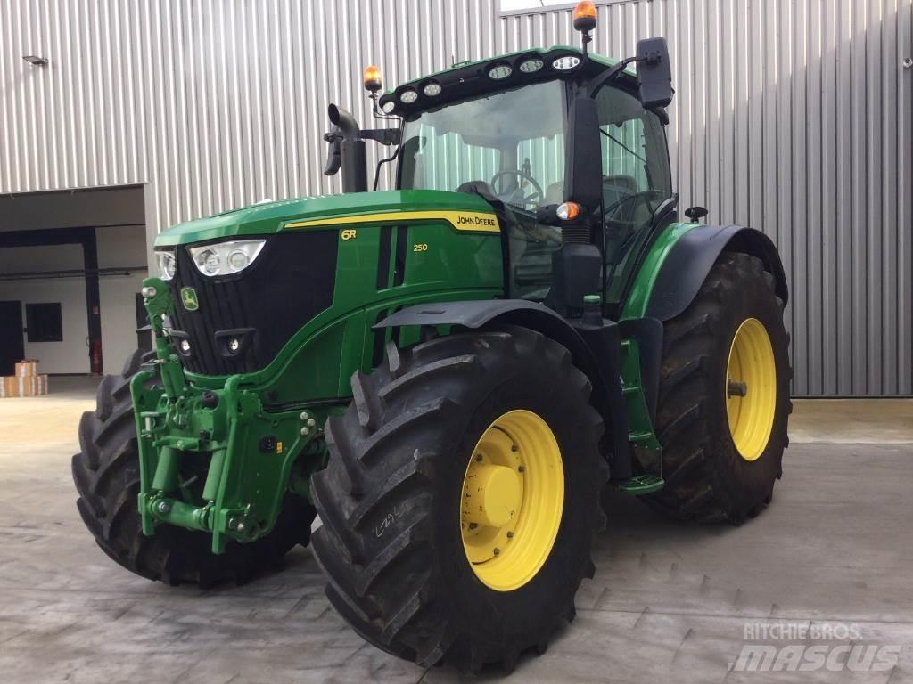 John Deere 6R250 Traktory