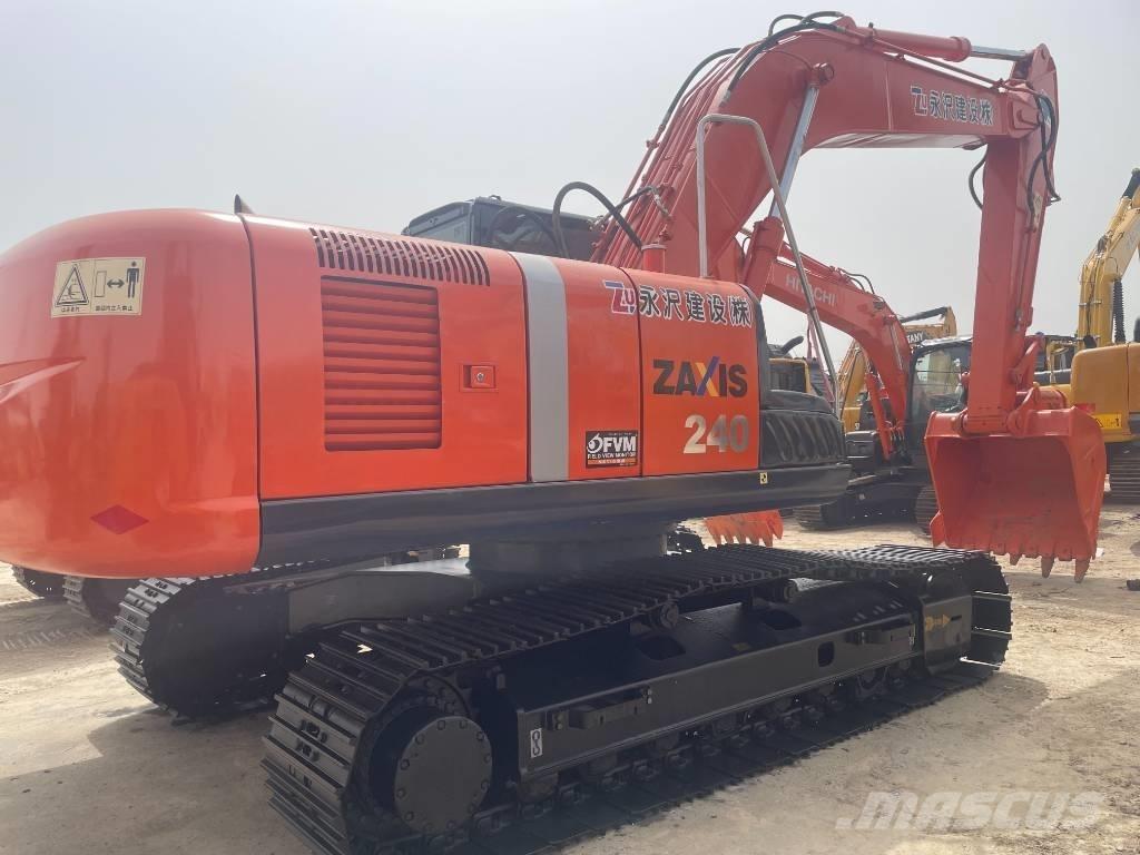Hitachi ZX 240 Pásová rýpadla
