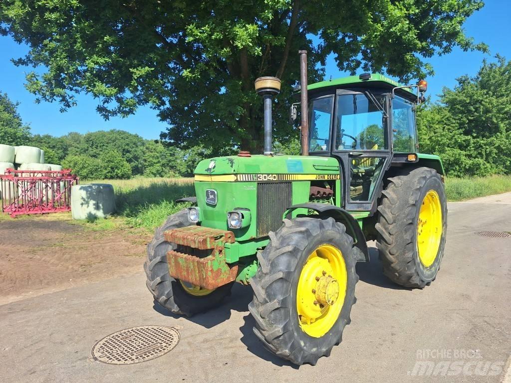 John Deere 3040 Traktory