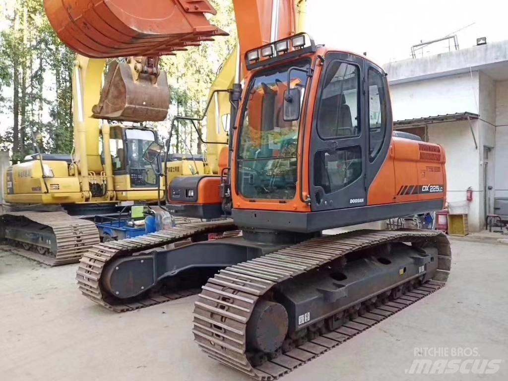 Doosan DX 225 LC Pásová rýpadla