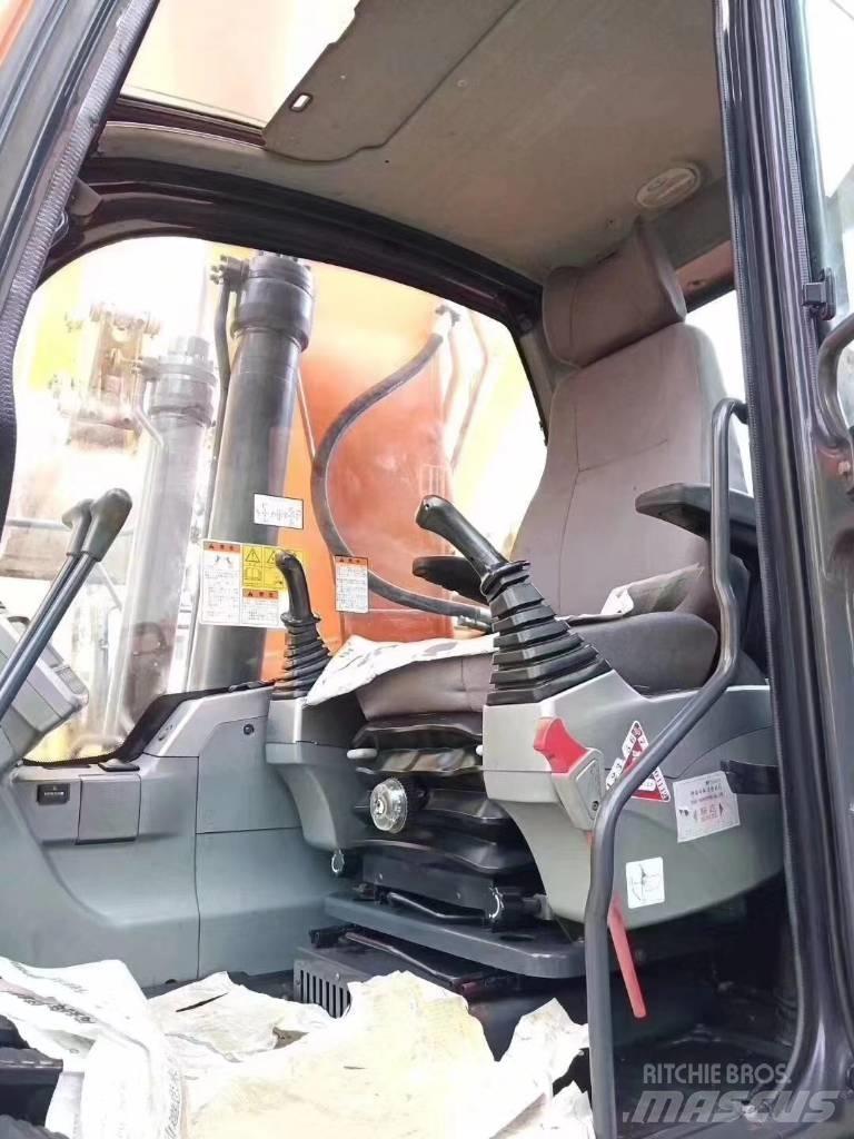Doosan DX 225 LC Pásová rýpadla