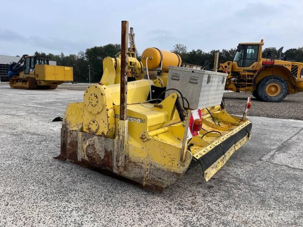Bomag BSF 2500 Recyklátory asfaltu