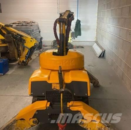 Brokk 110 Mini rýpadla < 7t
