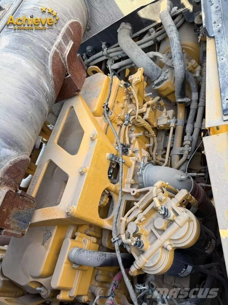 CAT 982 Kolové nakladače