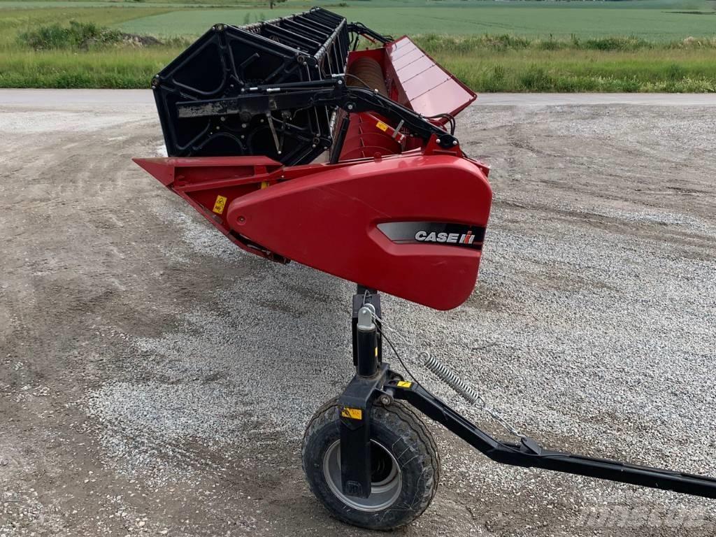 Case IH 3050 Kombajnové hlavice