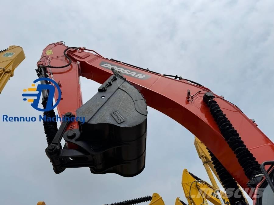 Doosan DX 340 Pásová rýpadla