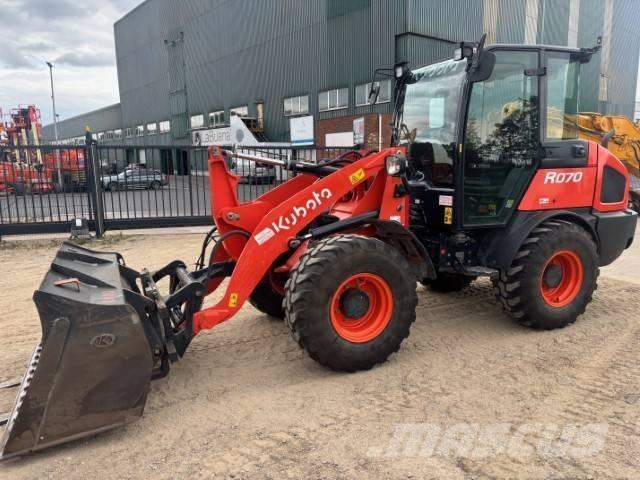 Kubota R 070 Kolové nakladače