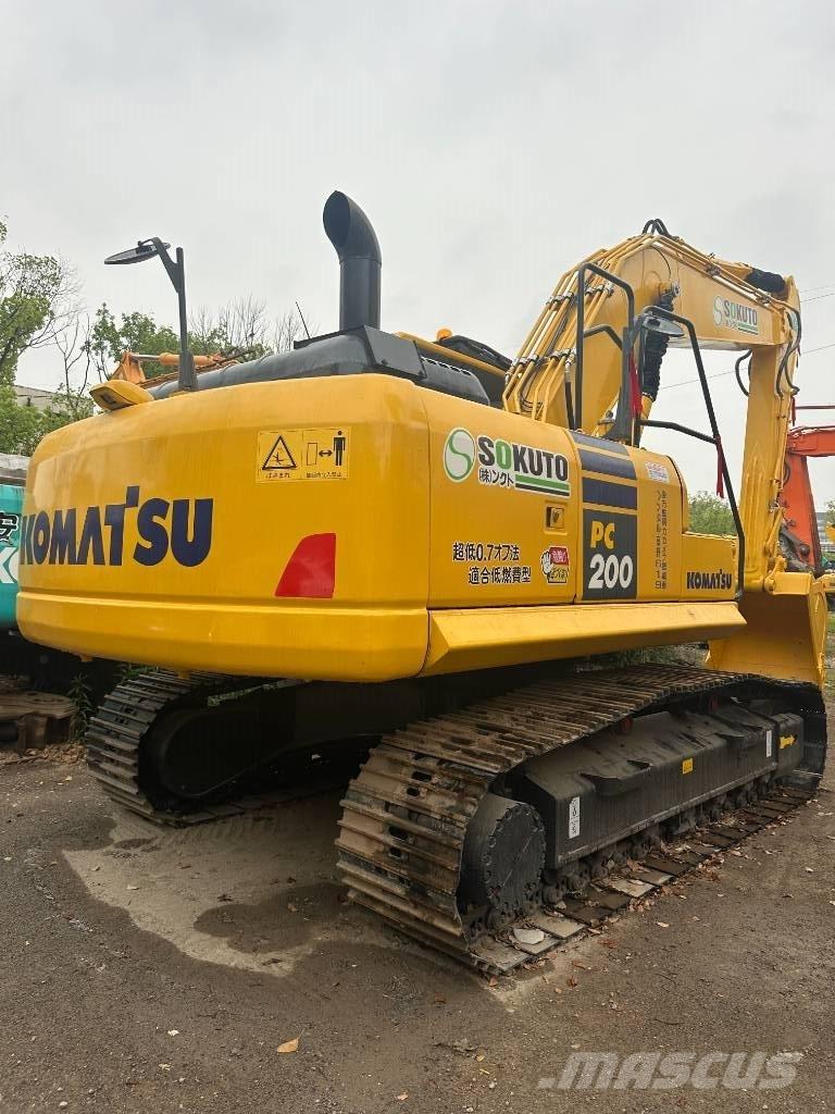 Komatsu PC 200-8 Pásová rýpadla