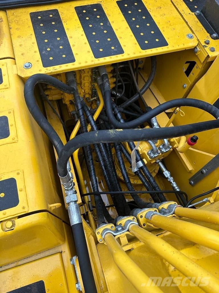 Komatsu PC 200-8 Pásová rýpadla