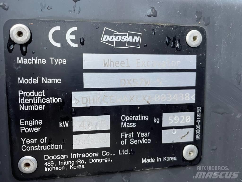 Doosan DX 57 W-5 Kolová rýpadla