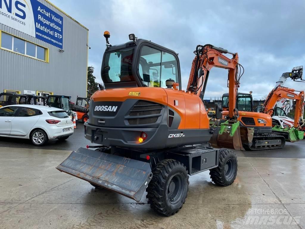 Doosan DX 57 W-5 Kolová rýpadla