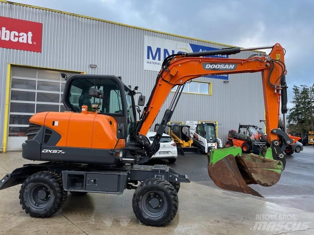 Doosan DX 57 W-5 Kolová rýpadla