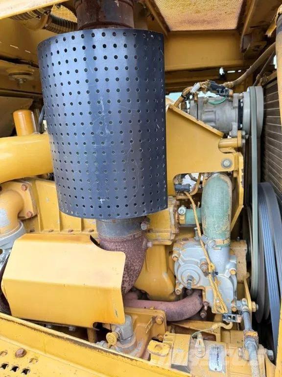 CAT D7R Pásové dozery