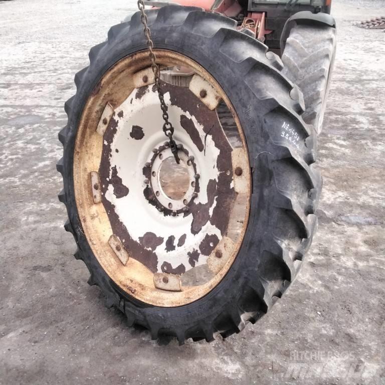 Taurus 9.5R44 Pneumatiky, kola a ráfky