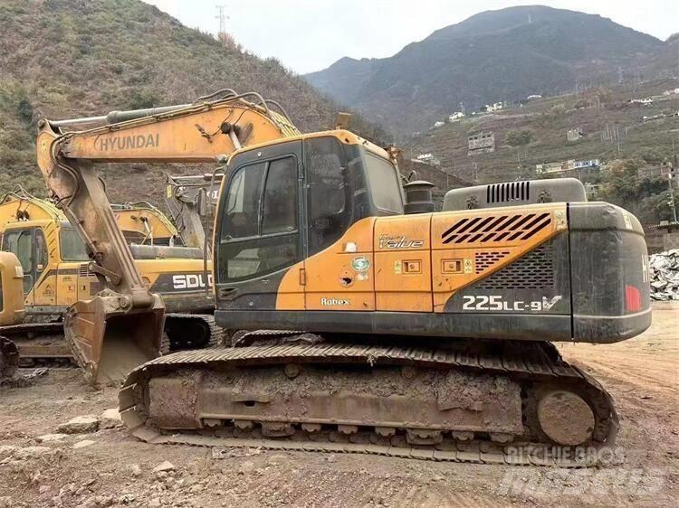 Hyundai R215VS Kolová rýpadla