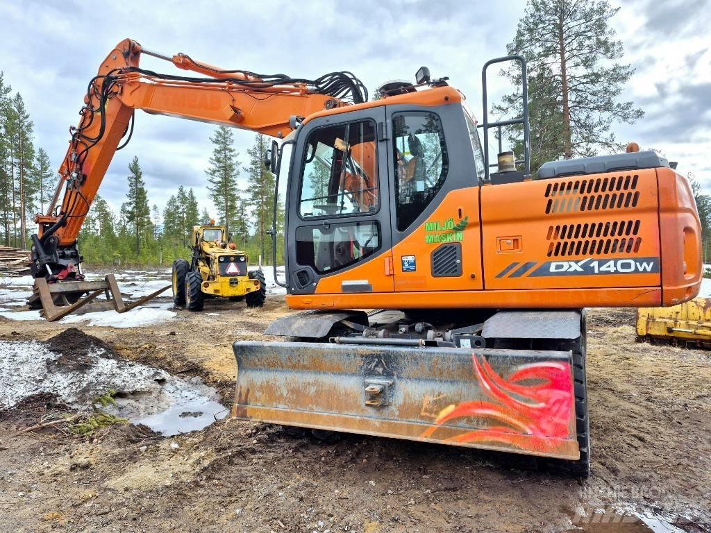 Doosan DX 140 W-3 Kolová rýpadla