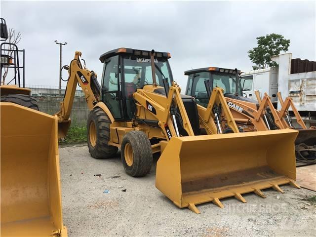 CAT 430F Rýpadlo-nakladače