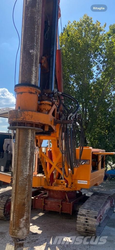  Trive 25 Příslušenství a náhradní díly k vrtným zařízením