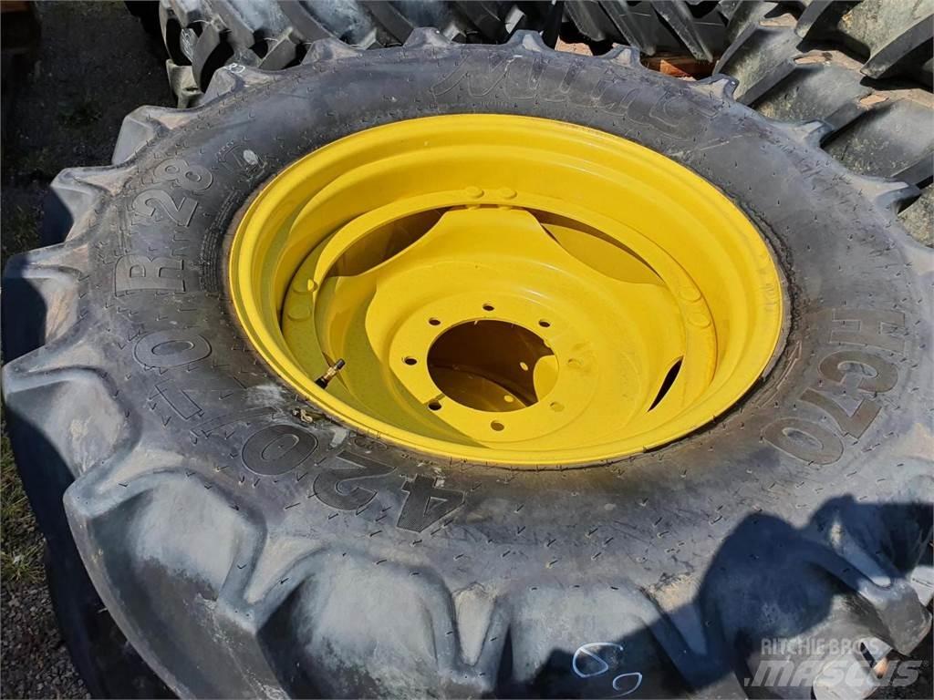 Mitas 420/70R28 x2 Pneumatiky, kola a ráfky