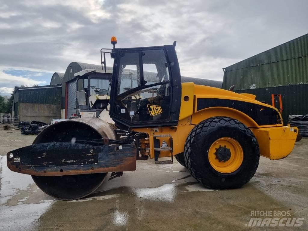 JCB Vibromax VM 146 Půdní kompaktory