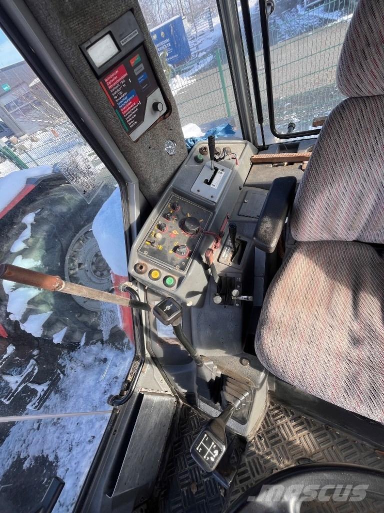 Massey Ferguson 3690 Traktory