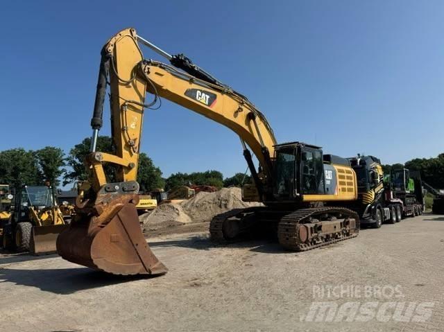 CAT 352 F Pásová rýpadla