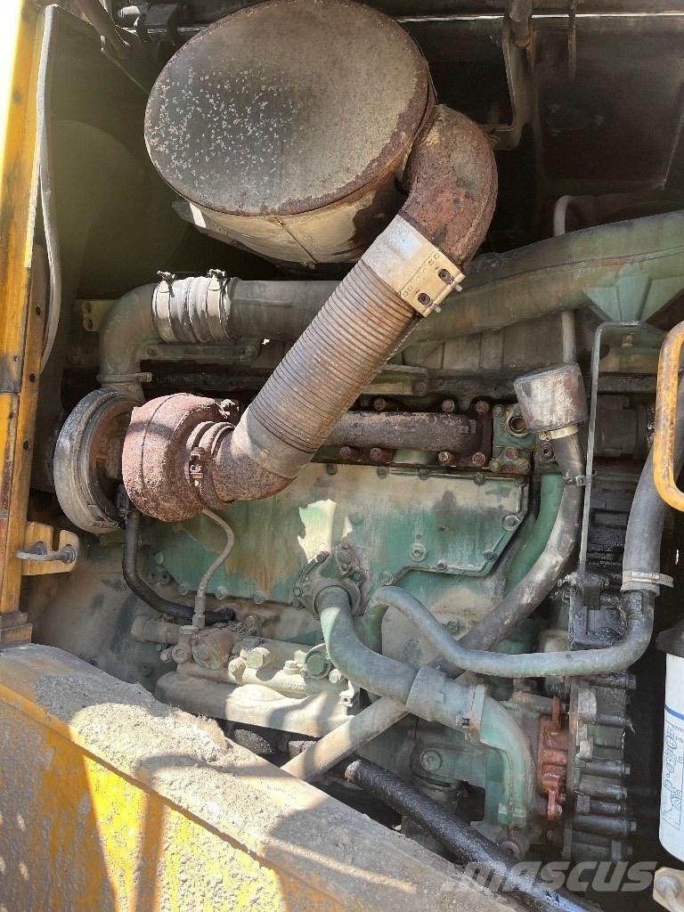 Volvo L180F Kolové nakladače
