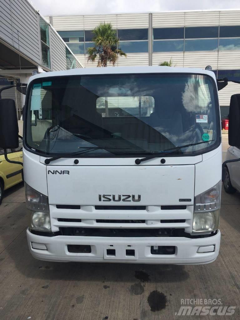 Isuzu TSU Obytné kontejnery