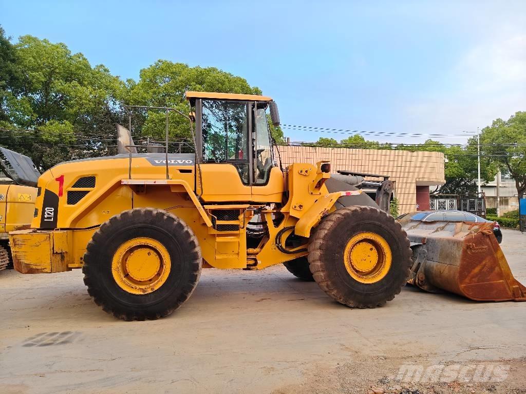 Volvo L 120 Kolové nakladače