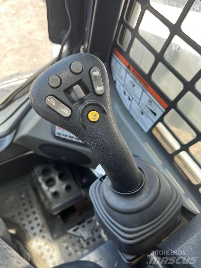 Bobcat T 770 Smykem řízené nakladače