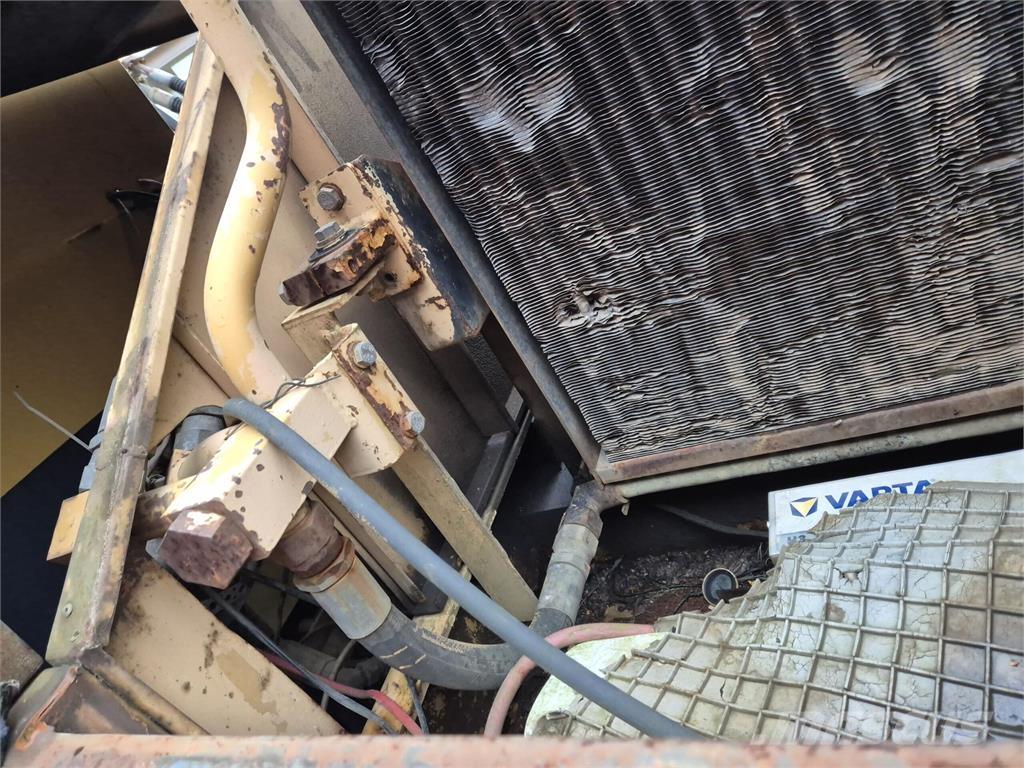 Komatsu PC180LC-3 Pásová rýpadla