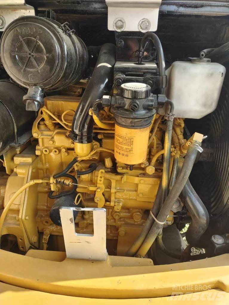 CAT 305 CR Mini rýpadla < 7t