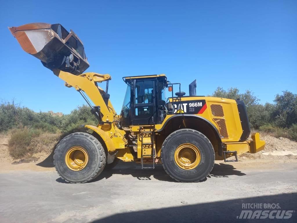 CAT 966 M Kolové nakladače