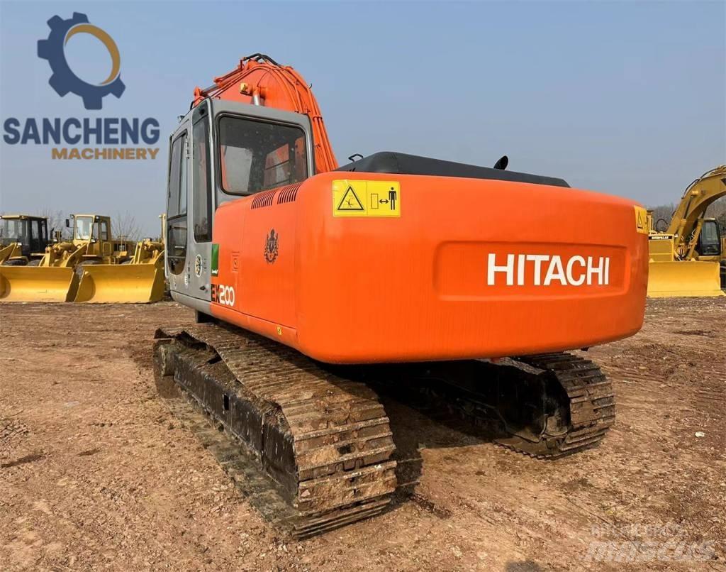 Hitachi EX 200 Pásová rýpadla