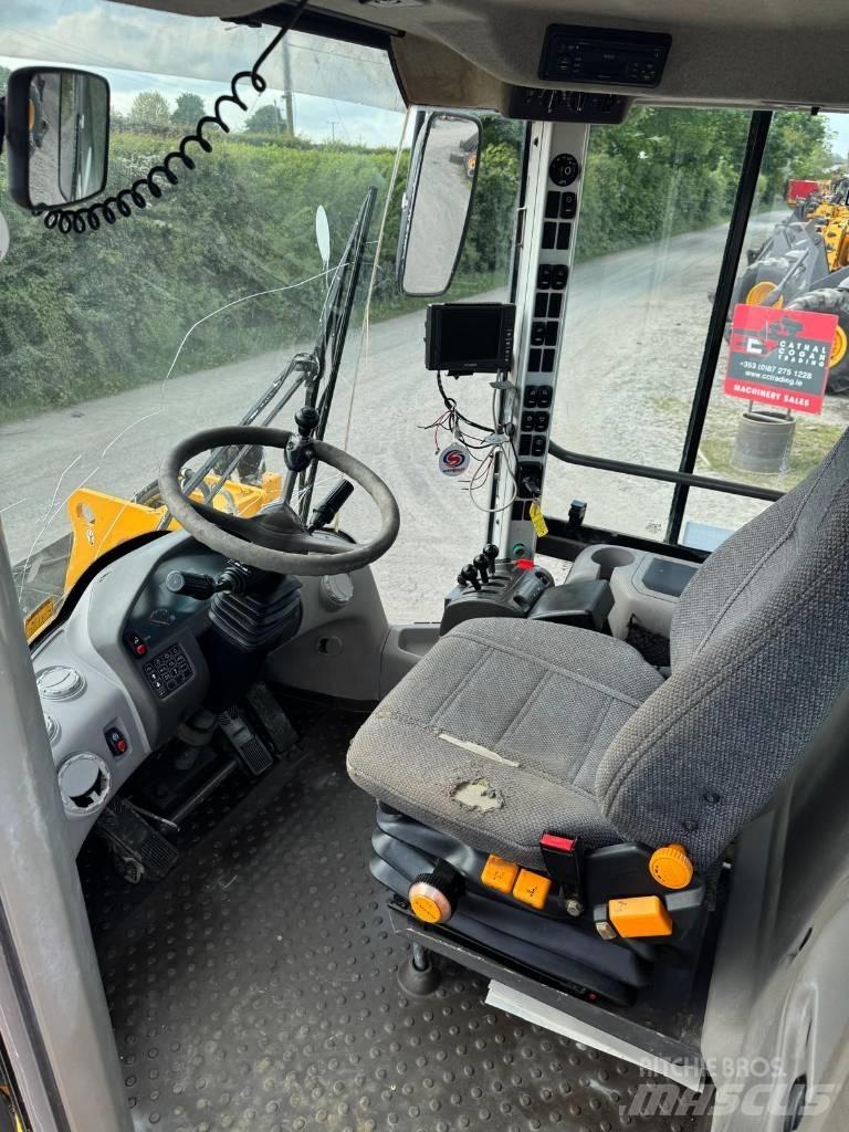 Volvo L 120 F Kolové nakladače