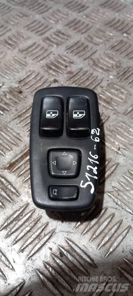 Scania R 440   1445793 Kabiny a interiér