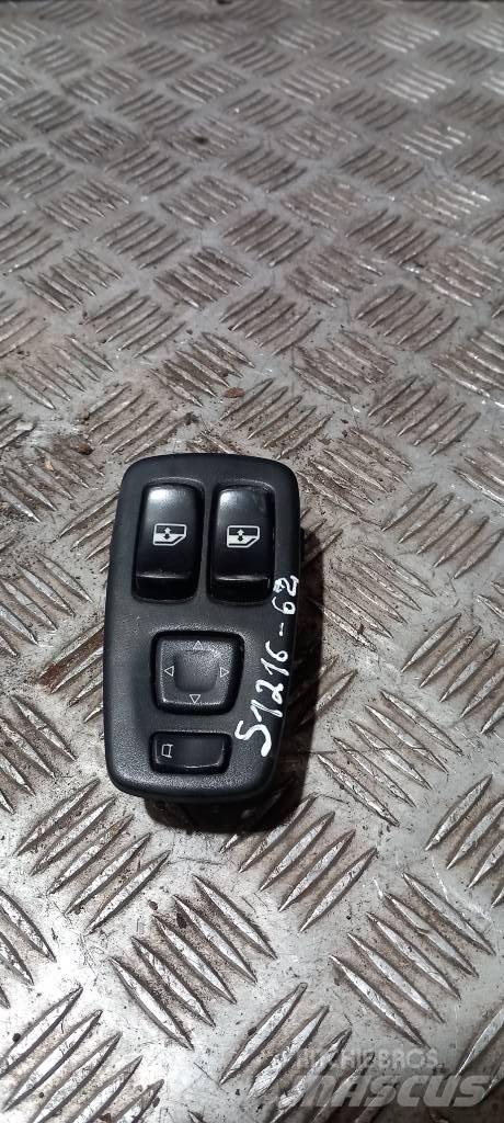 Scania R 440   1445793 Kabiny a interiér