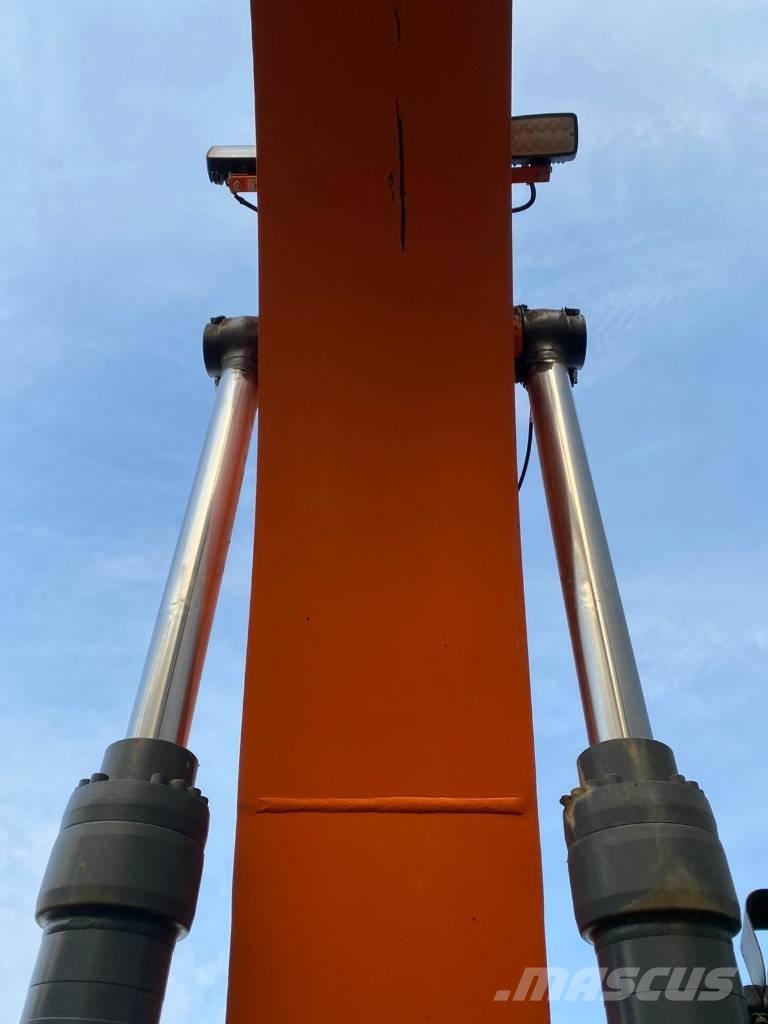 Doosan DX 300 LC-7 Pásová rýpadla