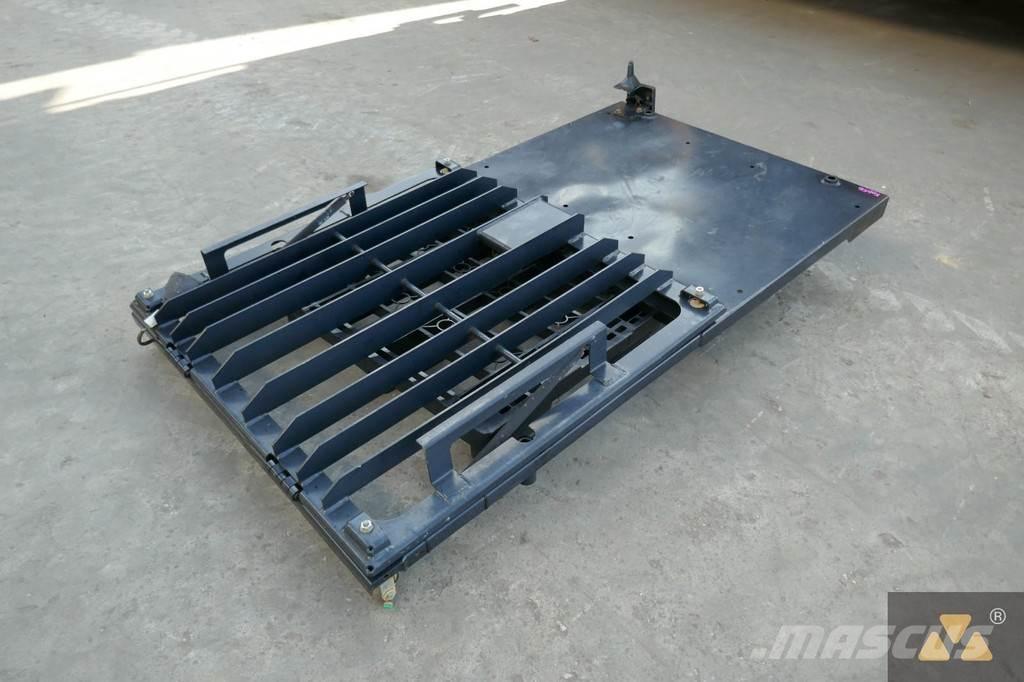 CAT 357-4102 Kabiny a interiér