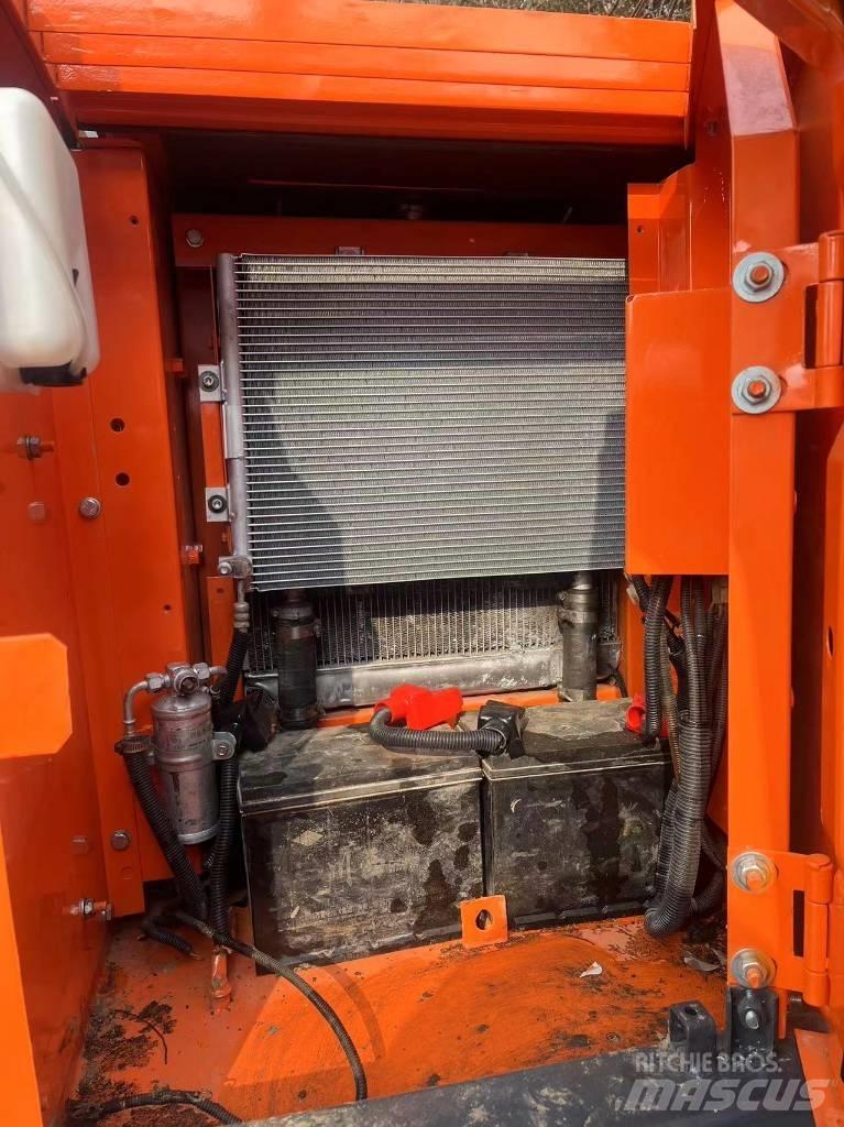 Hitachi ZX70 Pásová rýpadla