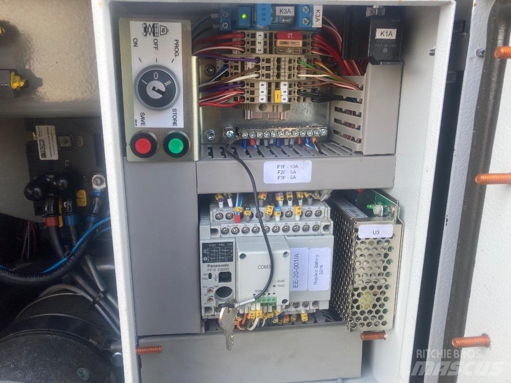 Holland Lift HL 9714 Nůžková zvedací plošina
