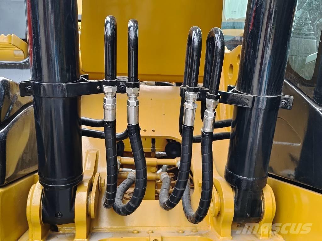 CAT 320 D Pásová rýpadla