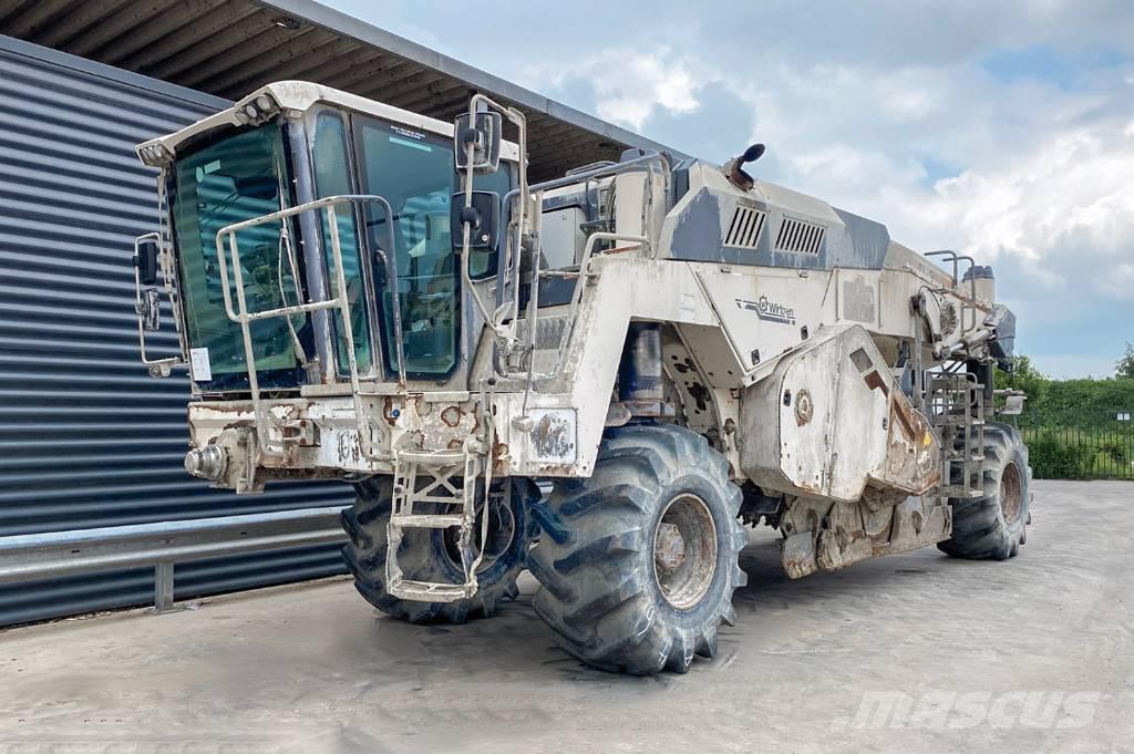 Wirtgen WR 240 Recyklátory asfaltu