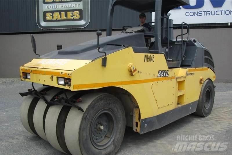 Bomag BW27RH Kombinované válce