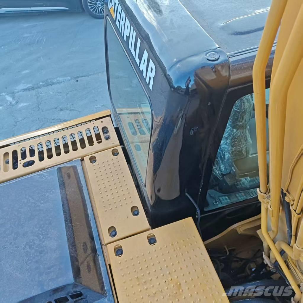 CAT 312 D Pásová rýpadla