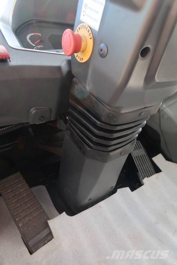 SDLG L958HEV Kolové nakladače