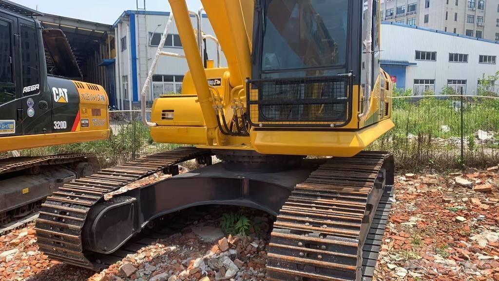 Komatsu PC 210 LC Pásová rýpadla